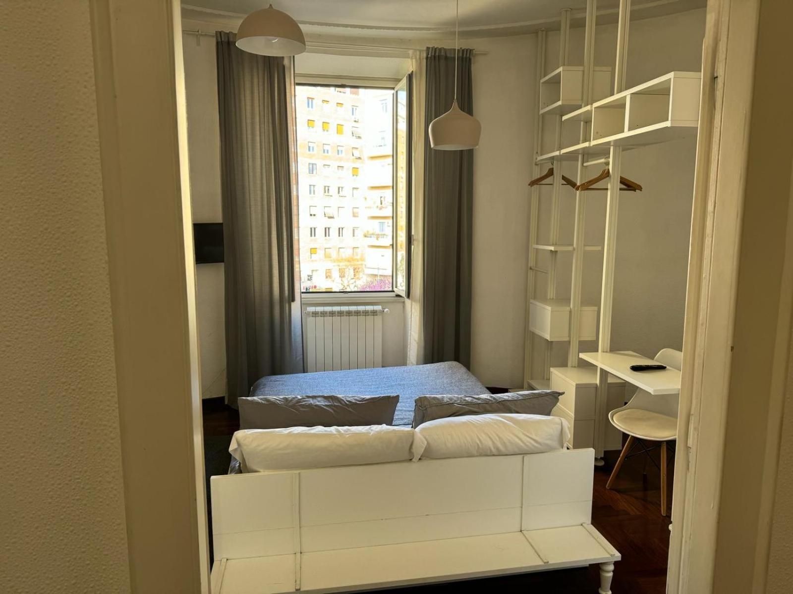 A Colorful Spot For La Dolce * Rom